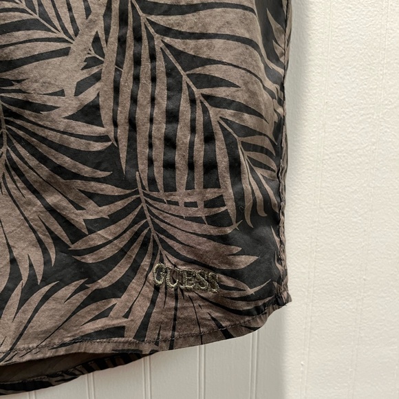 Guess palm leaf short sleeve button down - Picture 2 of 4